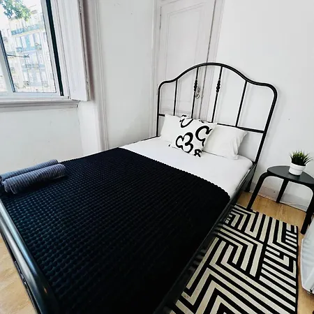 호스텔 Luxury In Lisbon, Ideal For Tourists